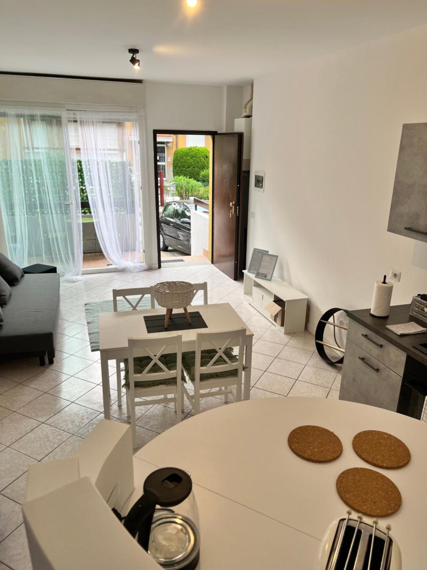 Jacam Home Free Parking Como Albese Con Cassano Bagian luar foto